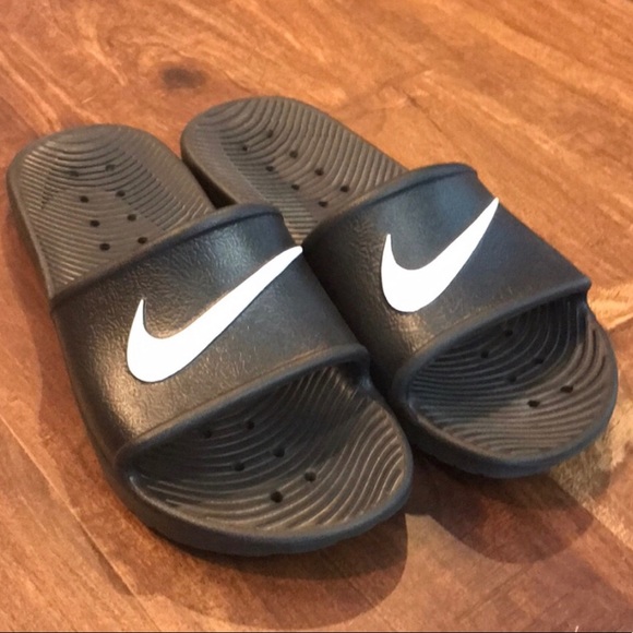classic nike slides